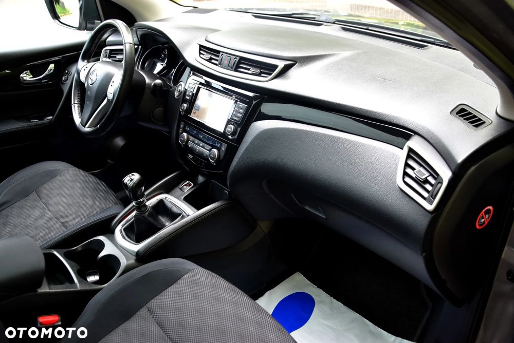 Nissan Qashqai 1.6 DIG-T N-Connecta - 19