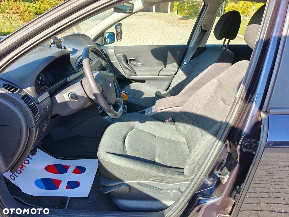 Renault Laguna 1.9 dCi Initiale - 7