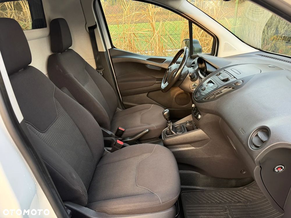 Ford Transit Courier - 7
