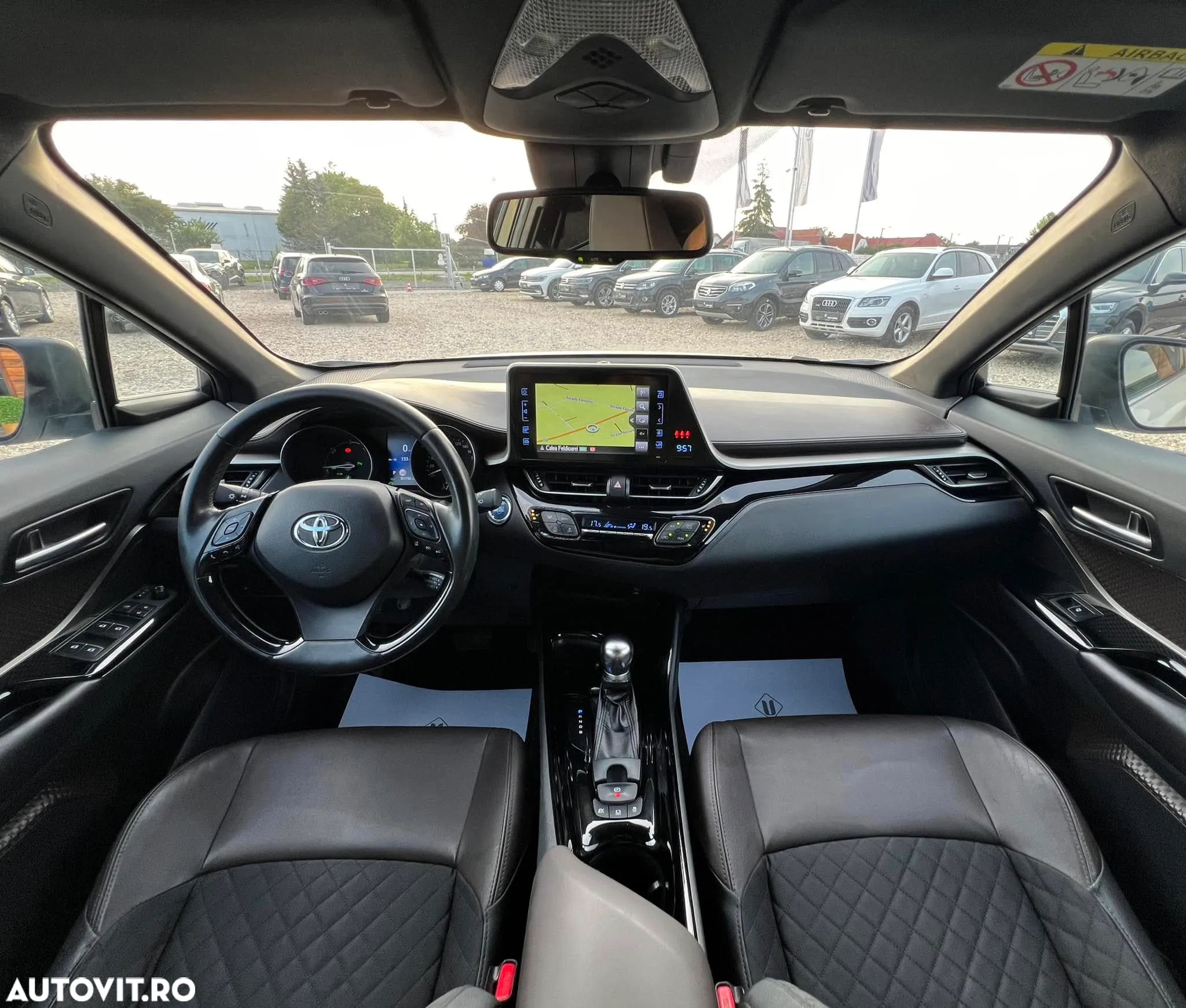 Toyota C-HR Hybrid Lounge - 3