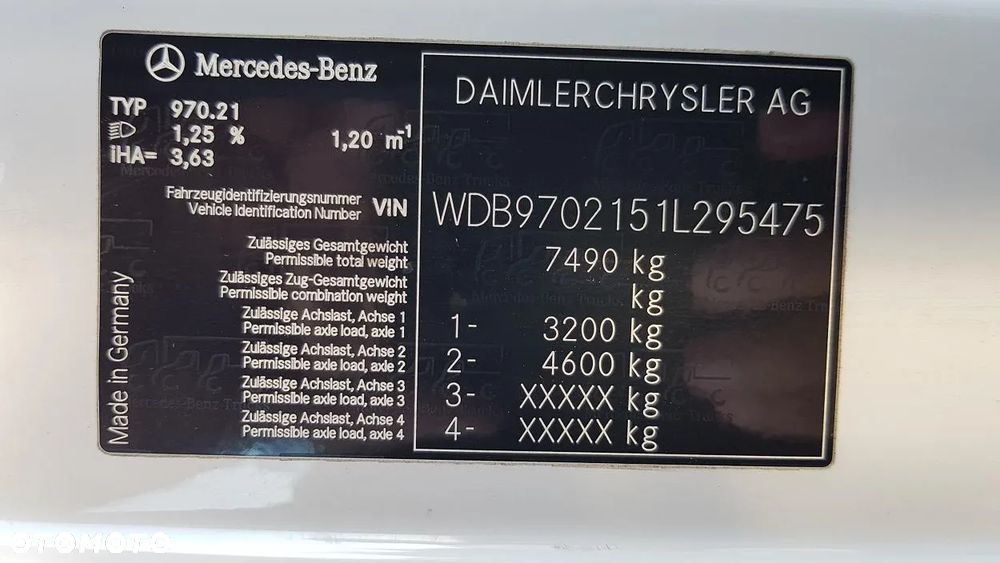 Mercedes-Benz 818L - 14
