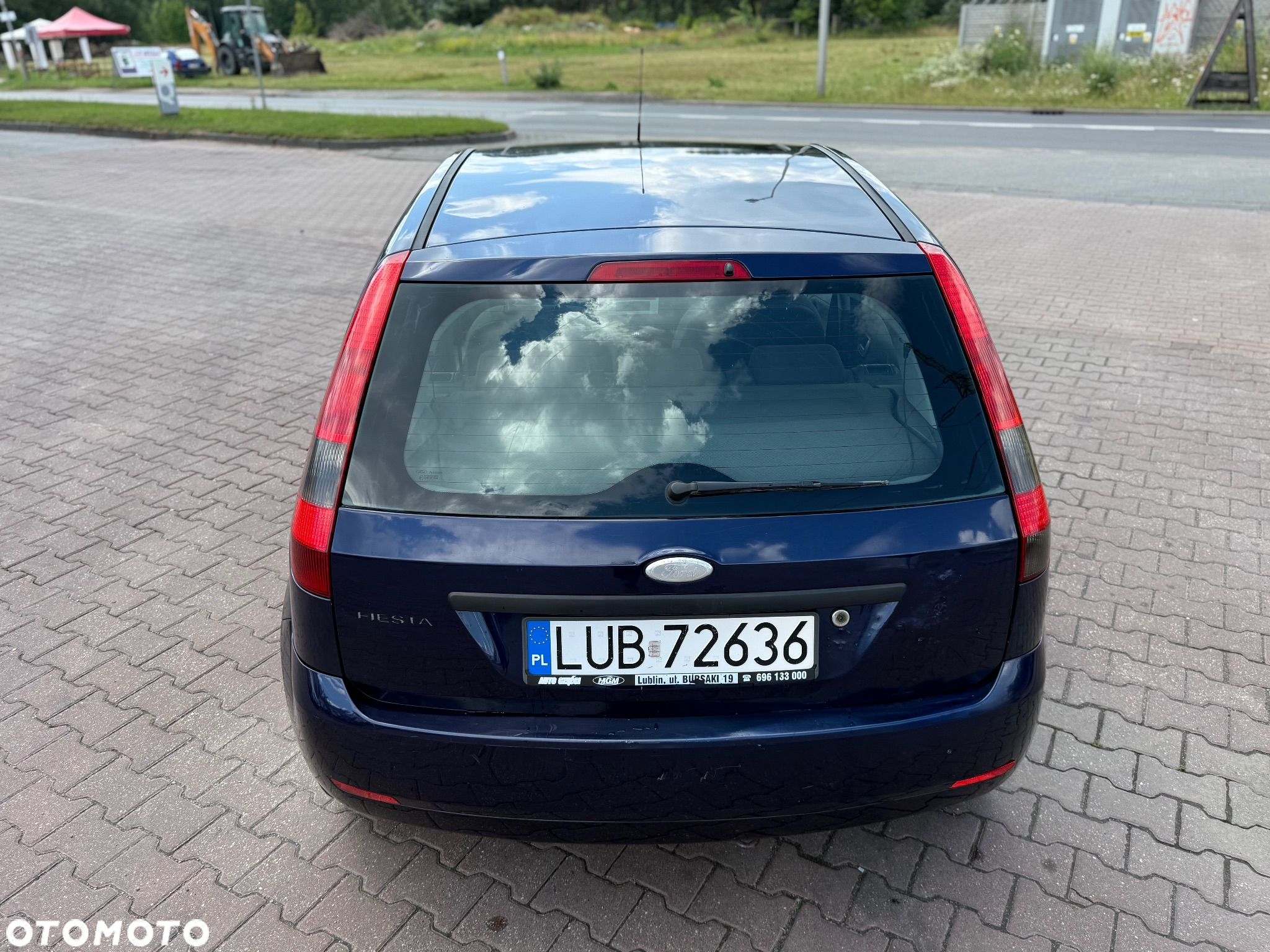 Ford Fiesta 1.6 Ambiente - 9