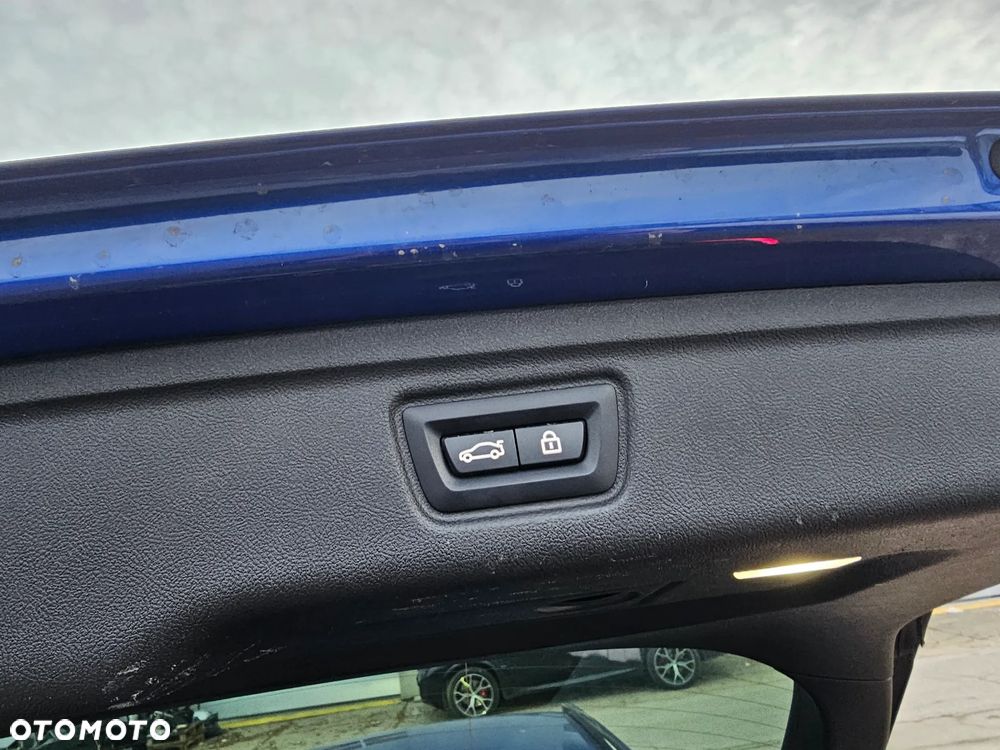 BMW Seria 3 320d xDrive Edition M Sport Shadow - 31