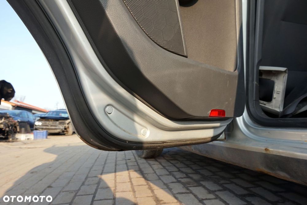 DRZWI TYLNE LEWE GOLF V PLUS 5M0 LA7W  SREBRNY VOLKSWAGEN 2005-2009 - 7