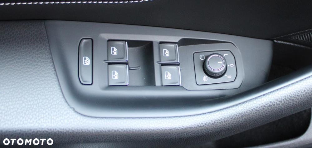 Volkswagen Passat - 11