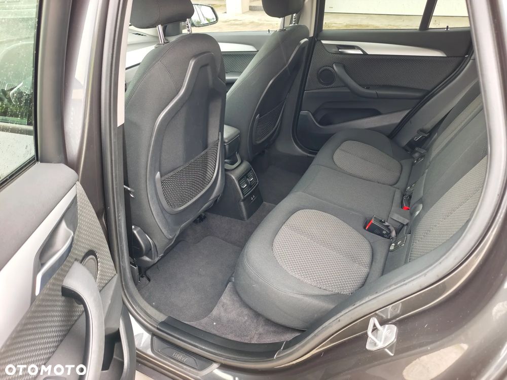 BMW X1 sDrive20i Advantage - 15