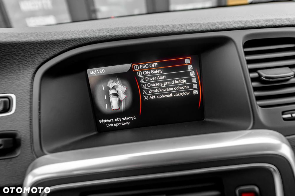 Volvo V60 D5 AWD Geartronic R-Design - 30