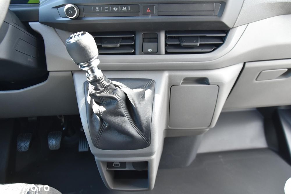 Volkswagen Transporter - 12