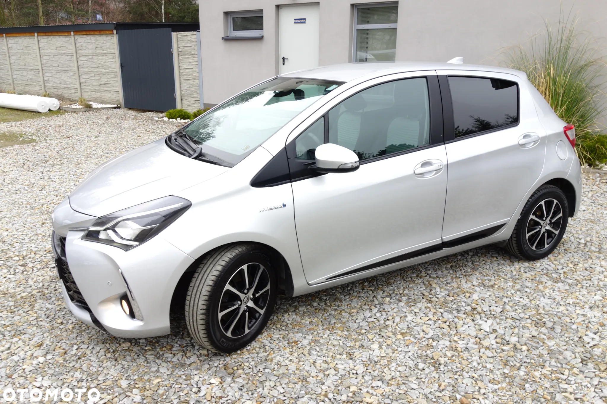 Toyota Yaris Hybrid 1.5 VVT-i Selection - 2