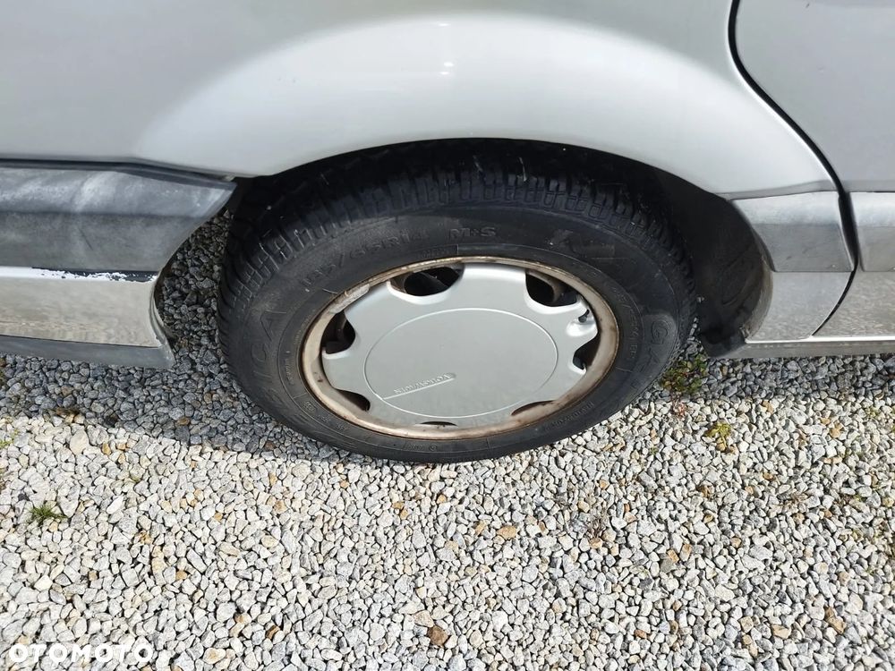Volkswagen Passat 2.0 GL - 10