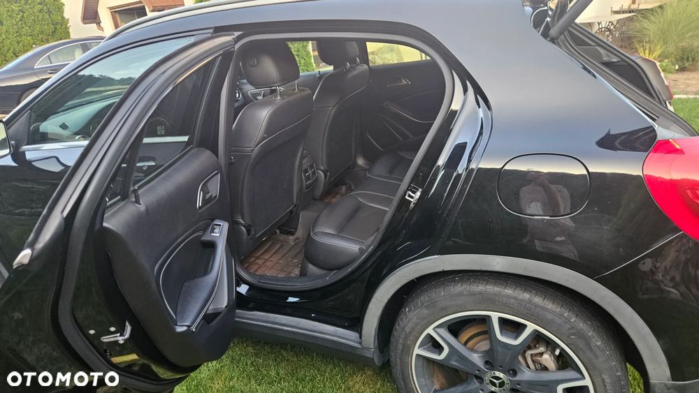 Mercedes-Benz GLA 250 4-Matic - 8
