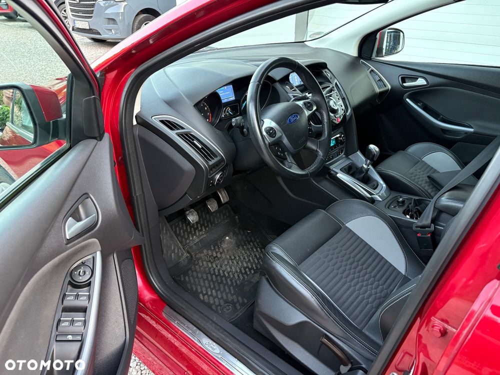Ford Focus SW 1.0 EcoBoost S&S ST-Line - 18