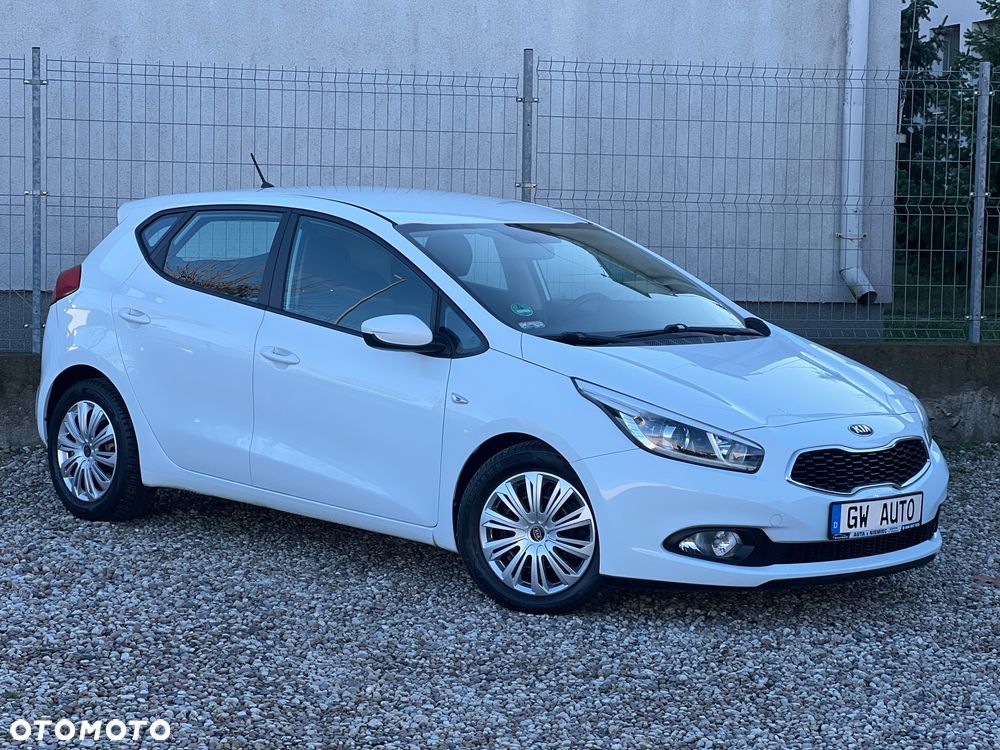 Kia Ceed 1.6 GDI Dream Team Edition - 3