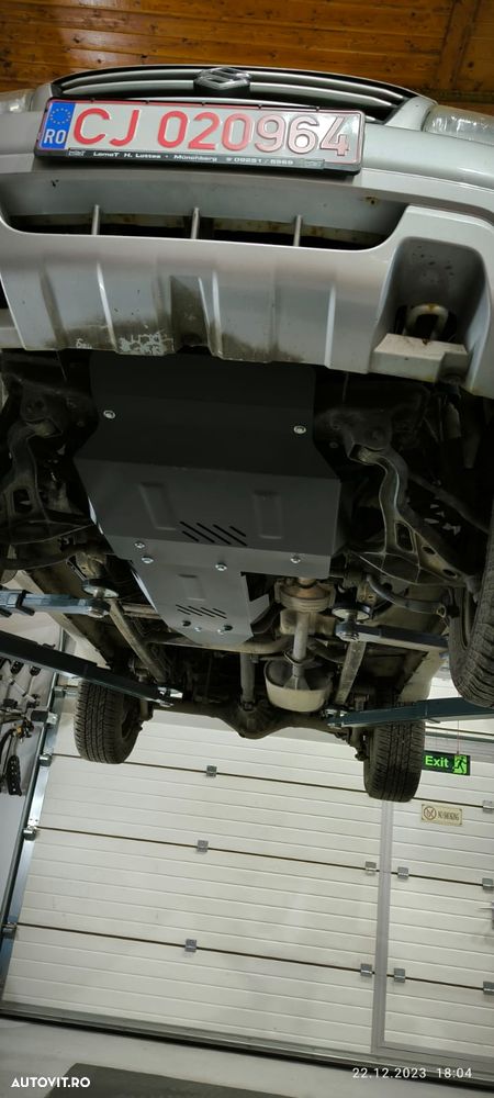 Suzuki Grand Vitara 2.0i - 4