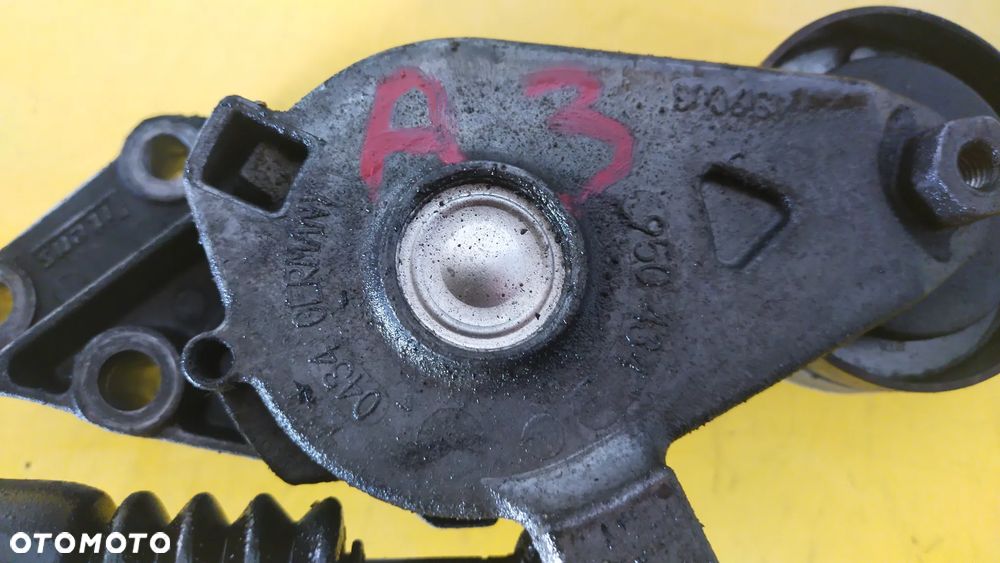950434 NAPINACZ PASKA KLINOWEGO  AUDI A3 - 2