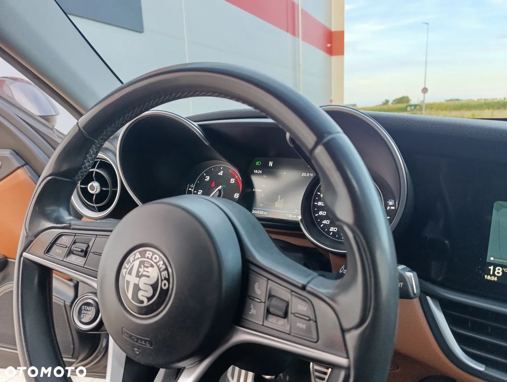 Alfa Romeo Giulia 2.2 Super - 31