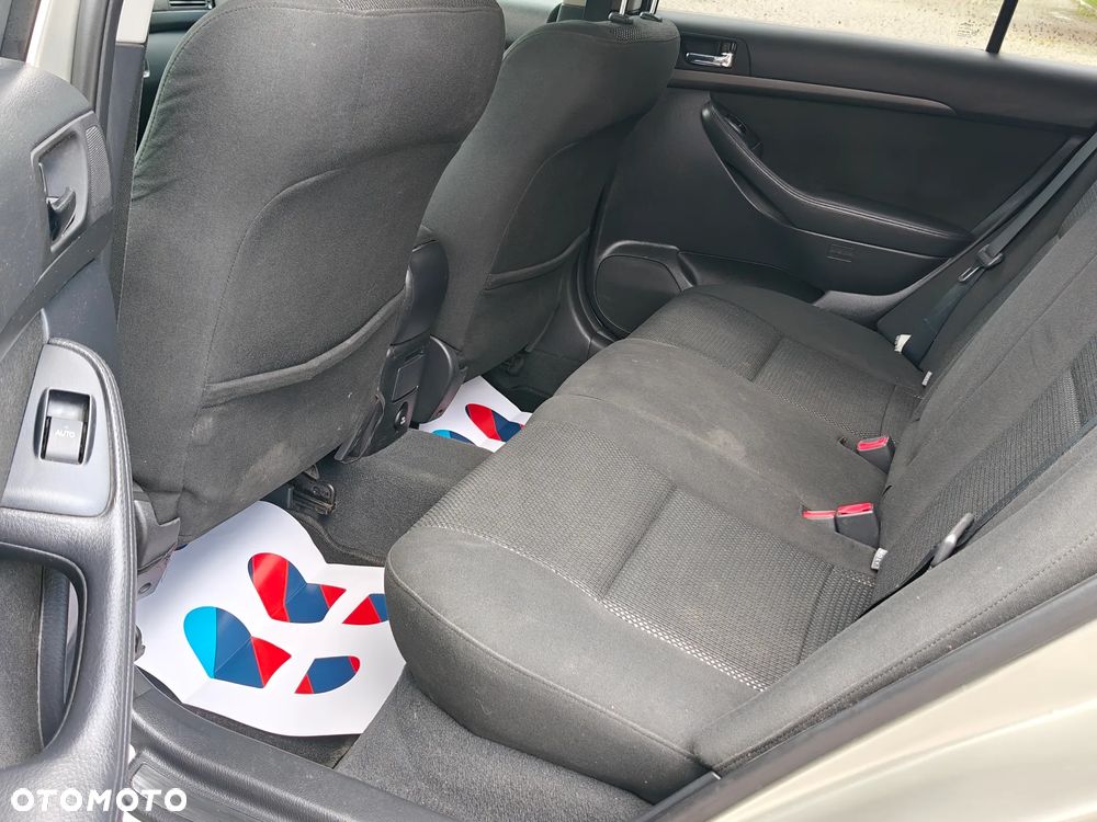 Toyota Avensis 2.0 VVT-i Travel - 8