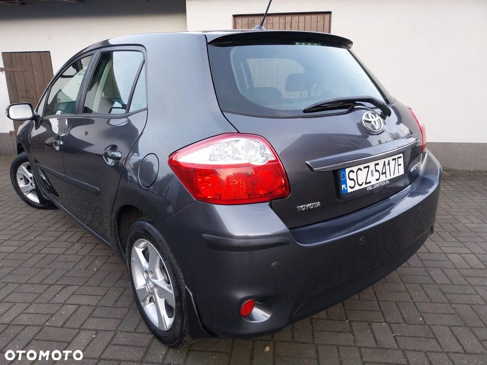 Toyota Auris 1.6 Executive - 3