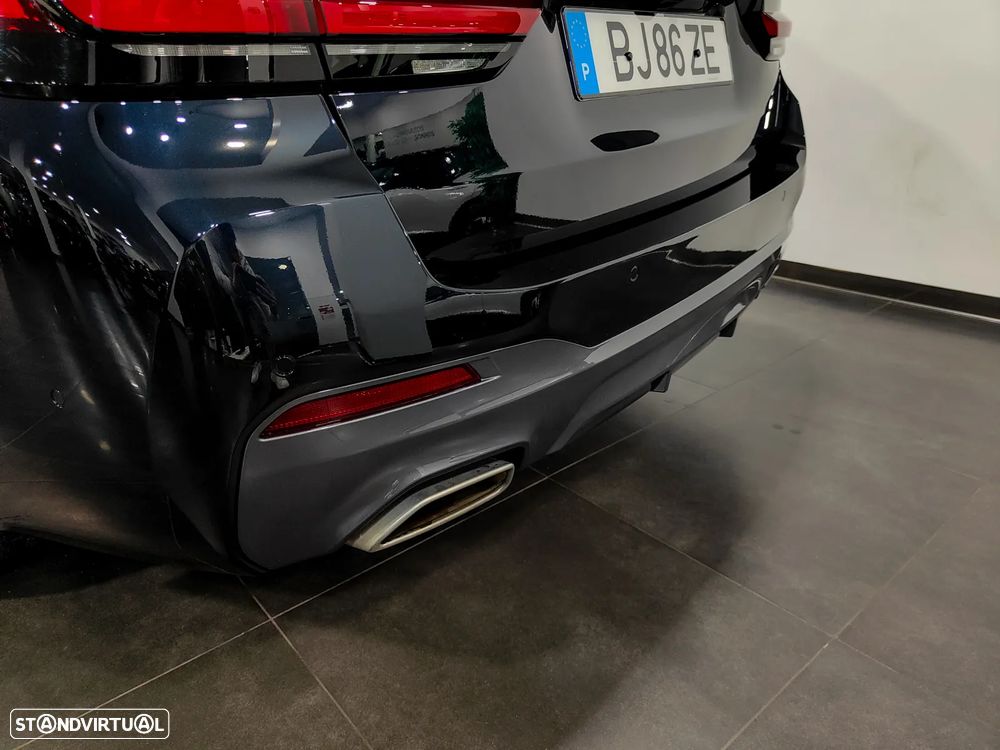 BMW 530 e Pack Desportivo M - 26