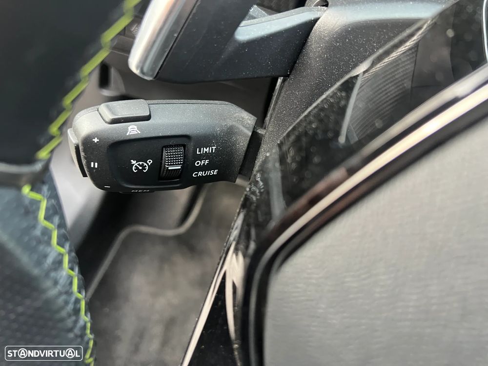 Peugeot 2008 PureTech 130 EAT8 GT - 8