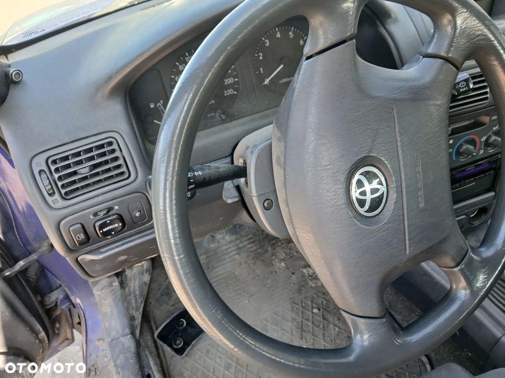 toyota corolla E11 lift 8L5 HB fotel fotele kanapa deska kokpit podsufitka boczek boczki klamka - 4