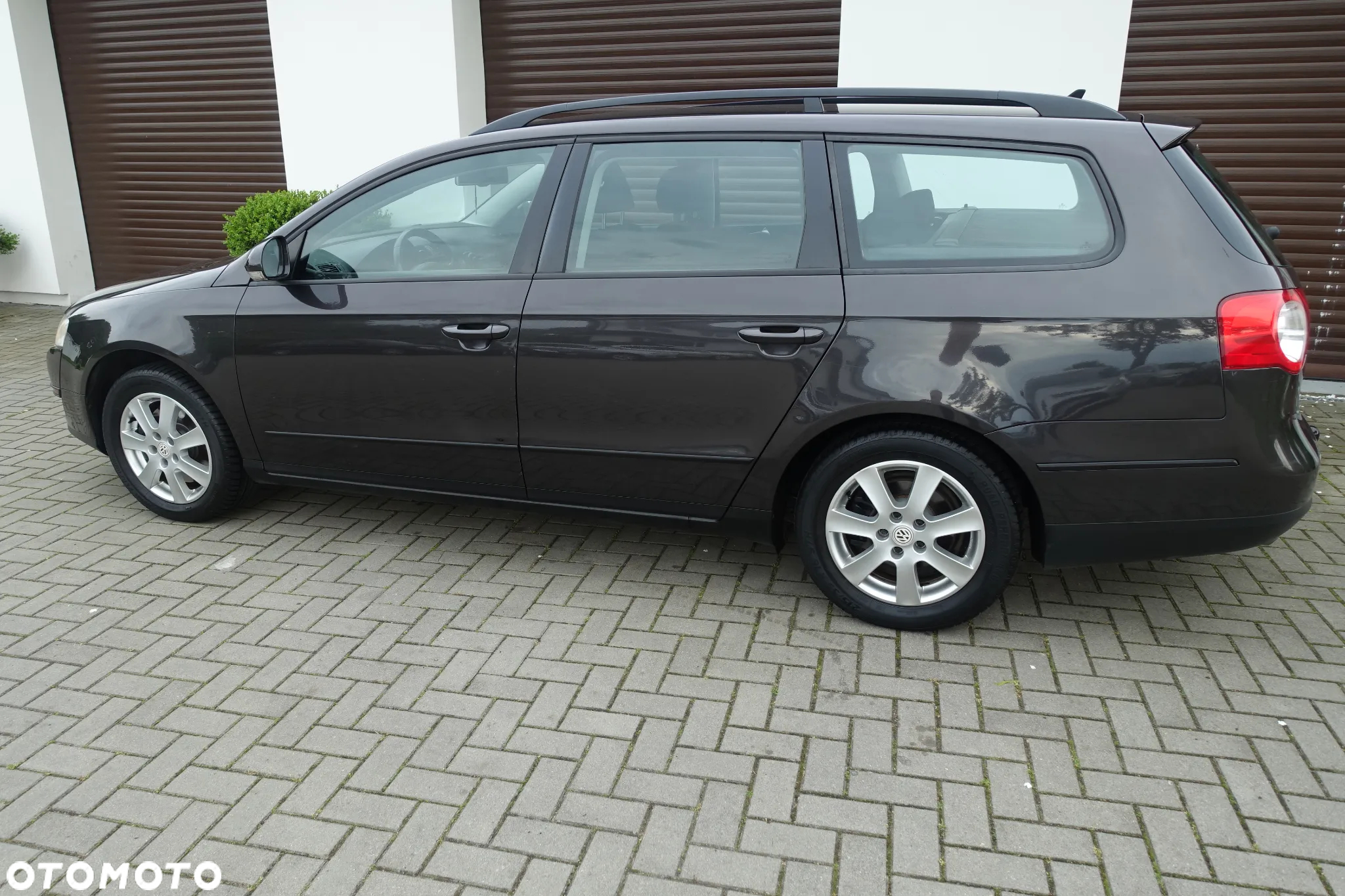 Volkswagen Passat 2.0 TDI DPF BlueMot Comfortline - 29
