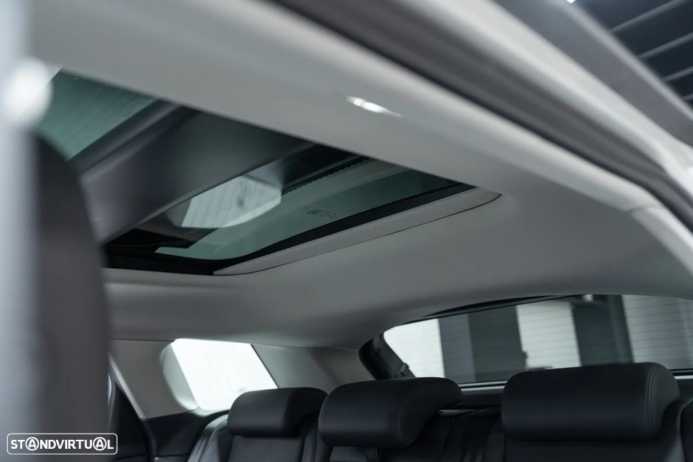 Land Rover Range Rover Evoque P300e S - 57