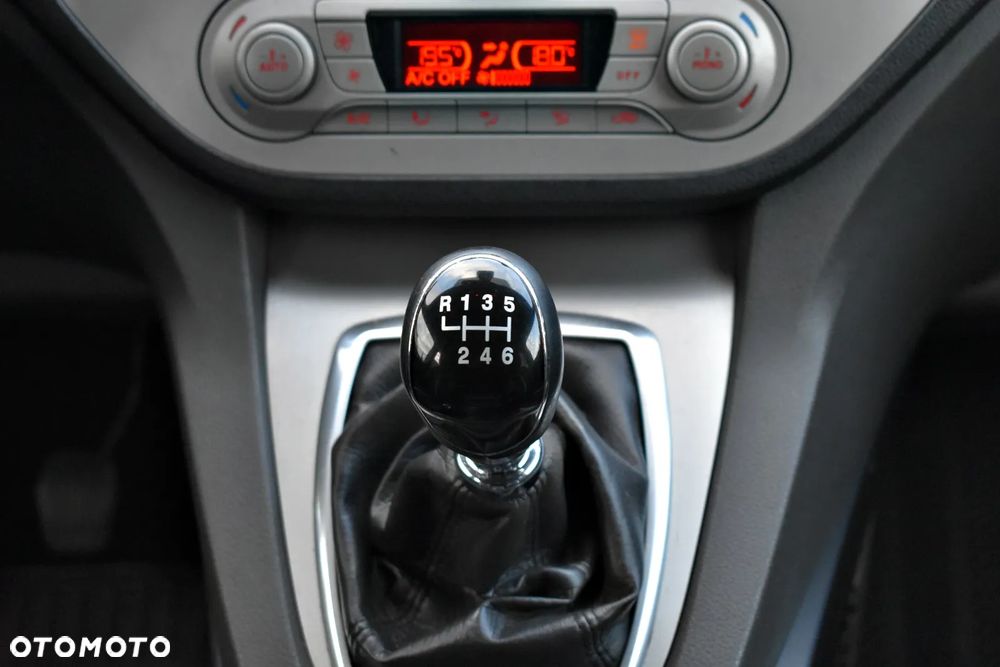 Ford Kuga 2.0 TDCi 2x4 Individual - 35