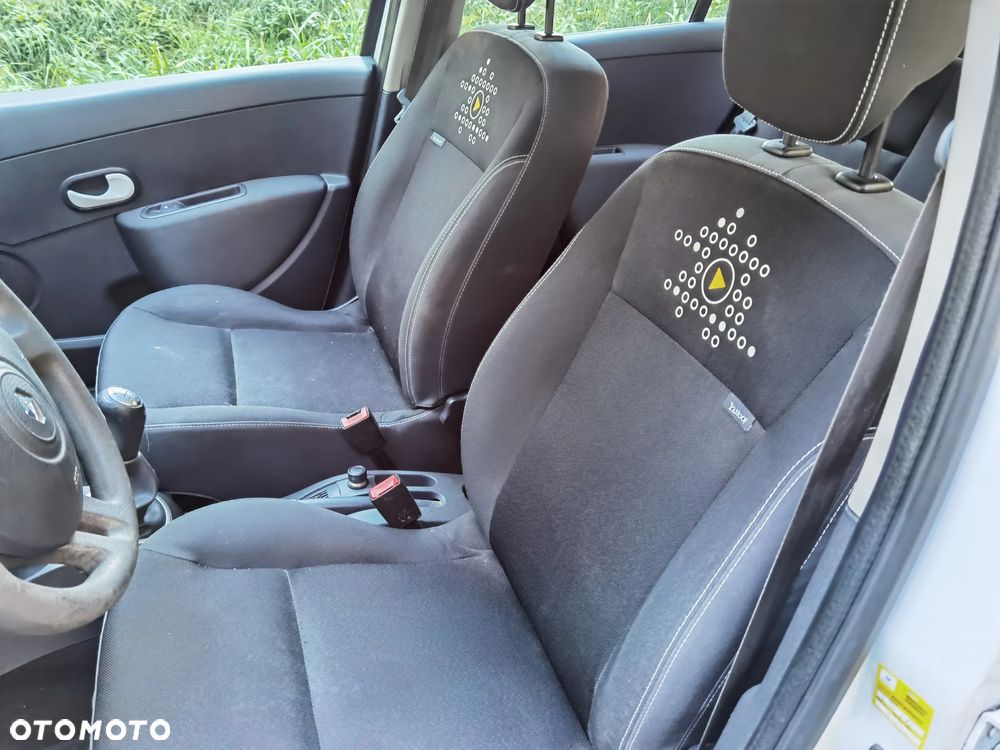 Renault Clio 1.2 16V 75 Dynamique - 10