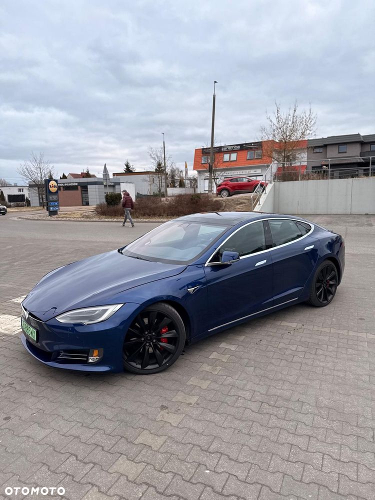 Tesla Model S Dual Motor Allradantrieb Performance - 1