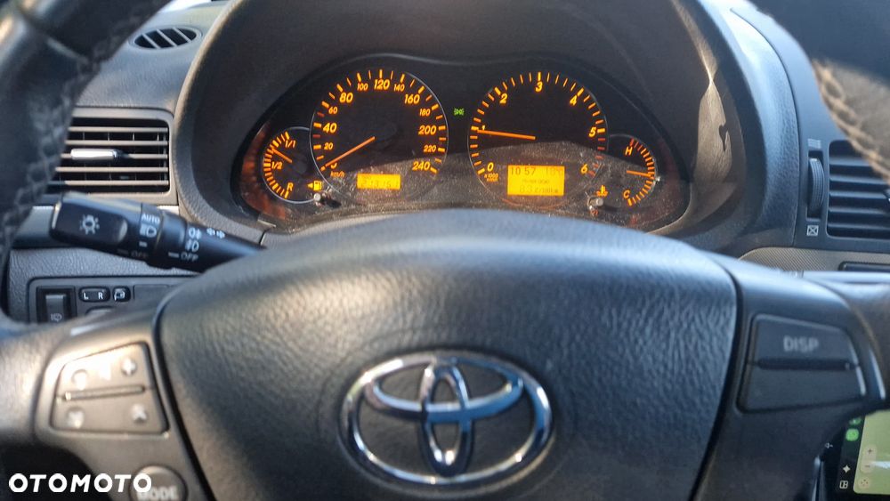 Toyota Avensis - 6