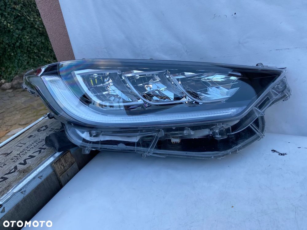 lampa toyota yaris IV full led prawa EU cała - 2