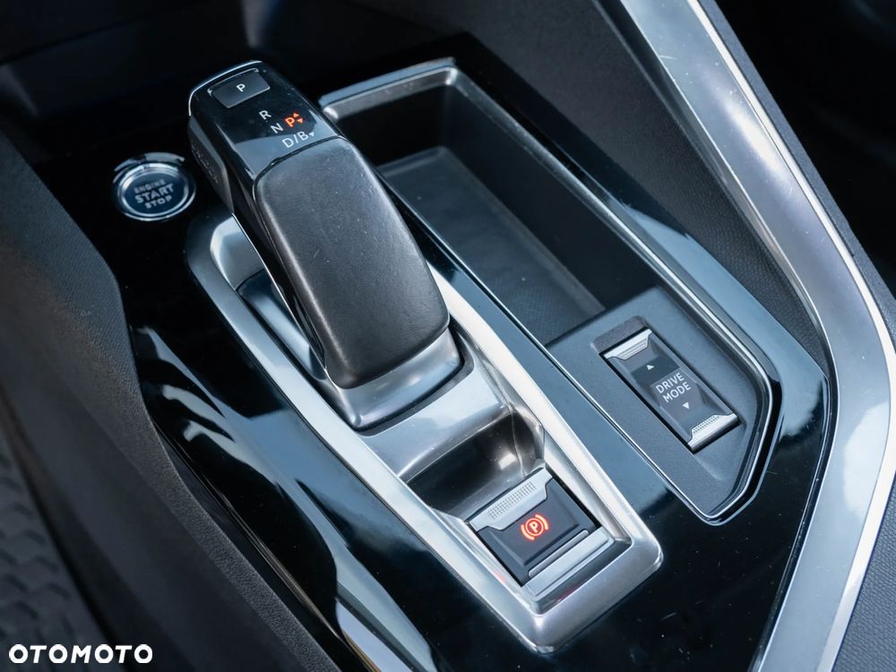 Peugeot 3008 1.6 PureTech Hybrid PHEV Allure Pack S&S EAT8 - 36