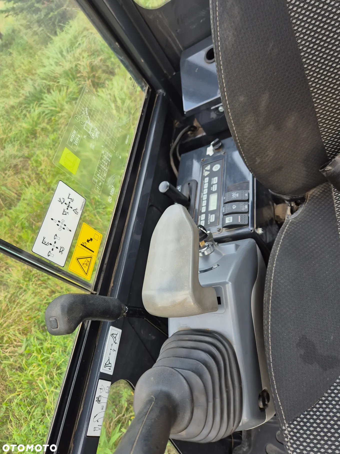 Hitachi ZX19 - 7