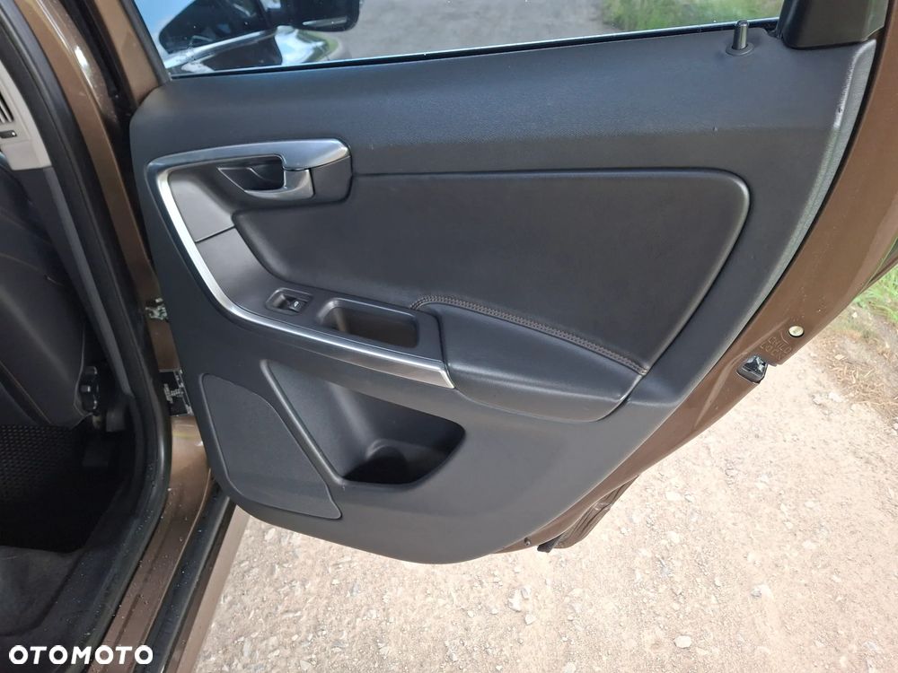 Volvo XC 60 D4 Drive-E Momentum - 26