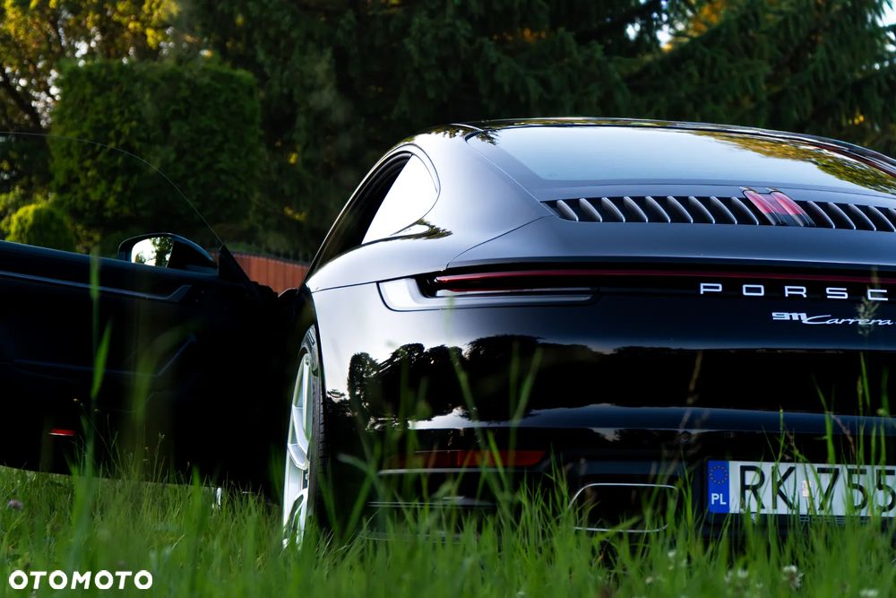 Porsche 911 Carrera 4 - 11