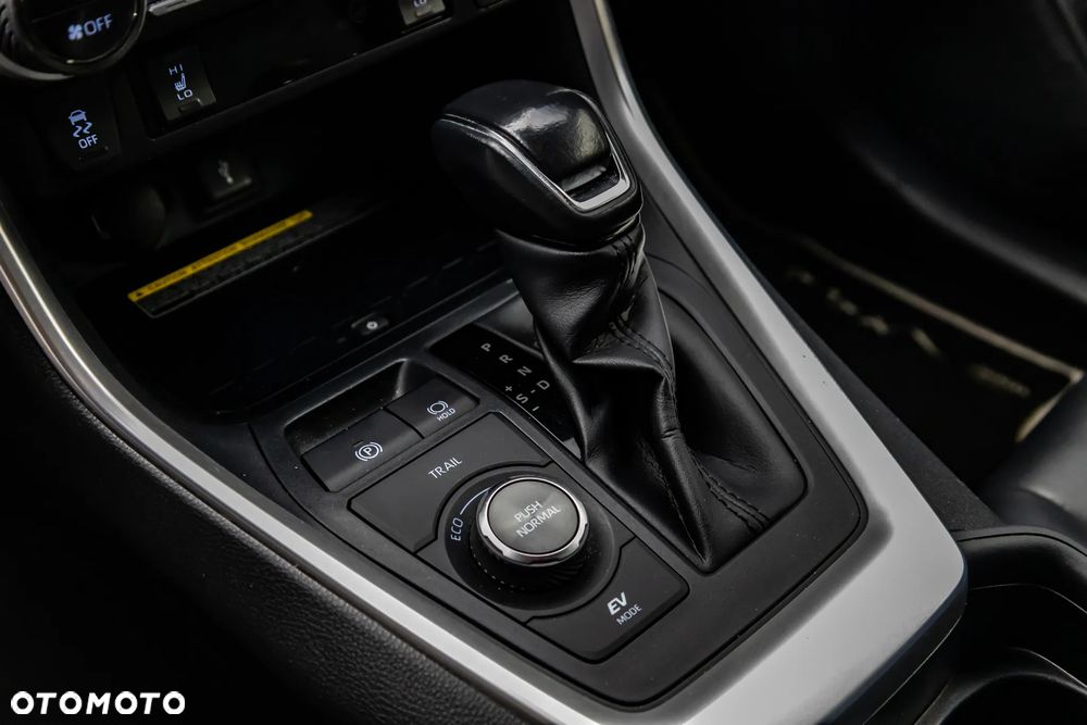 Toyota RAV4 2.5 Hybrid Black Edition by JBL 4x4 - 23