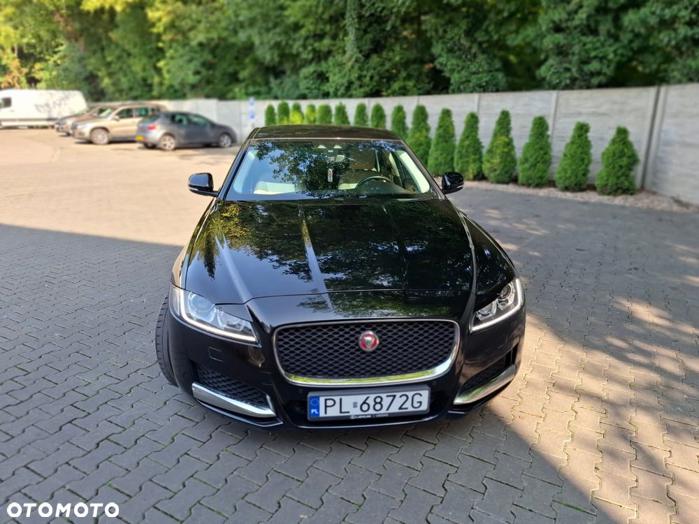 Jaguar XF 2.0 T Portfolio - 1