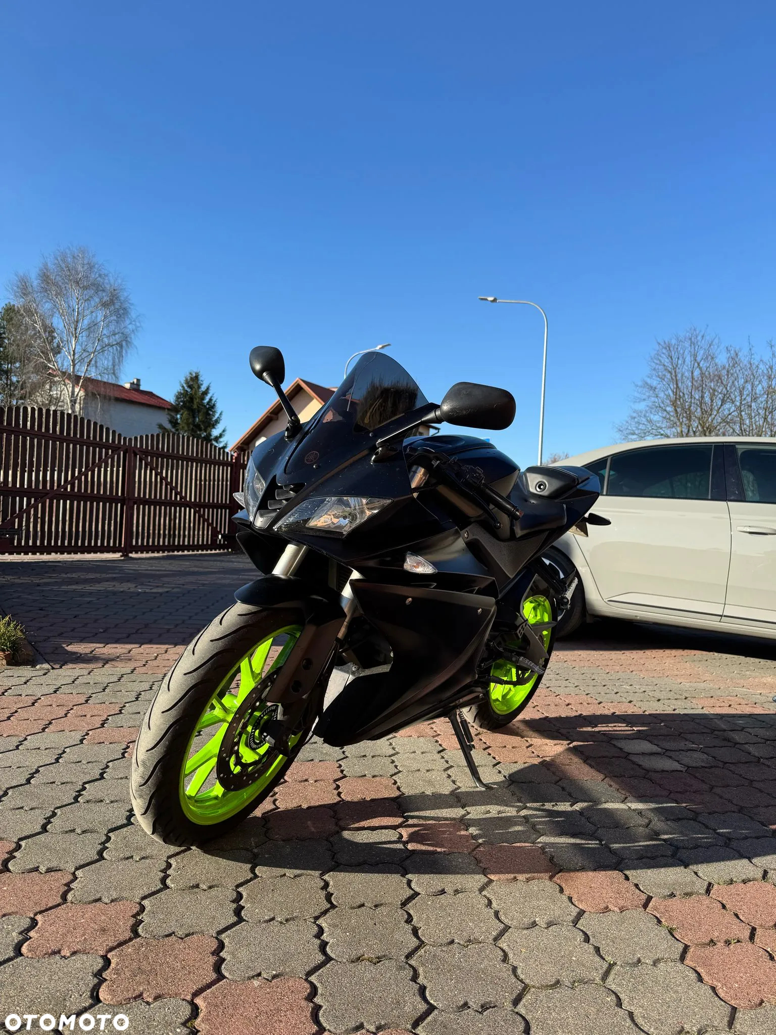Yamaha YZF - 12