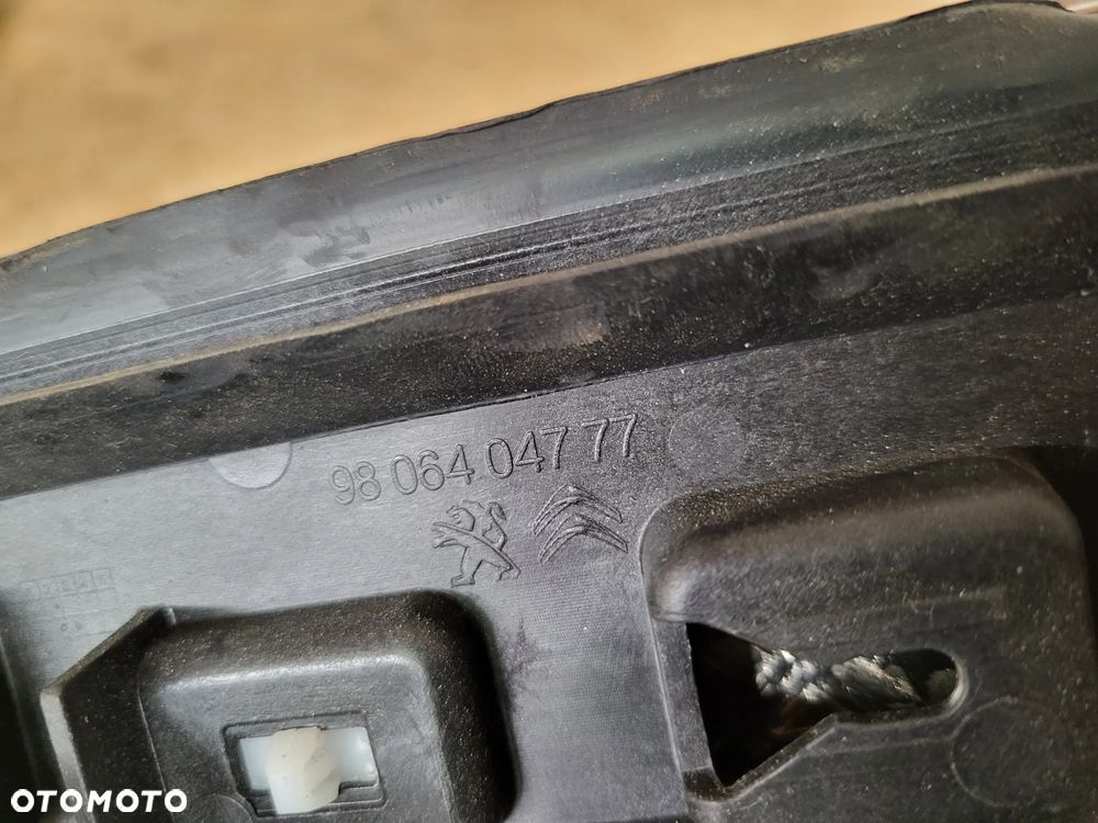 Listwa dachowa prawa chrom Peugeot 2008 - 3