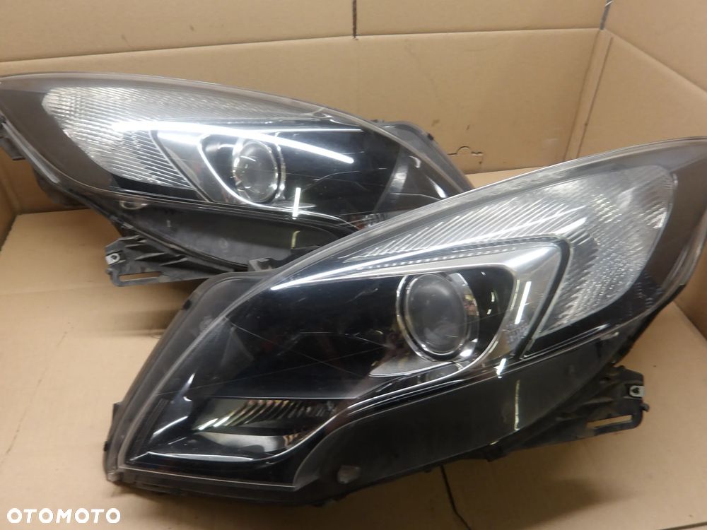 OPEL ZAFIRA C 12-16 2.0D LAMPA PRAWA PRZÓD PRZEDNIA 13399858 - 1