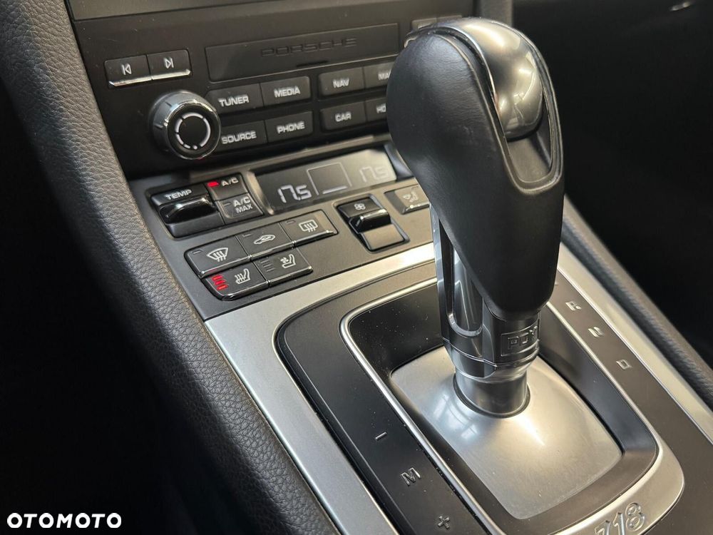 Porsche 718 Cayman - 15