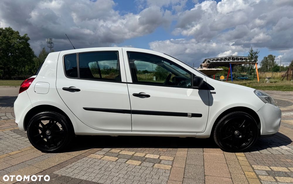 Renault Clio 1.2 16V 75 Yahoo - 9