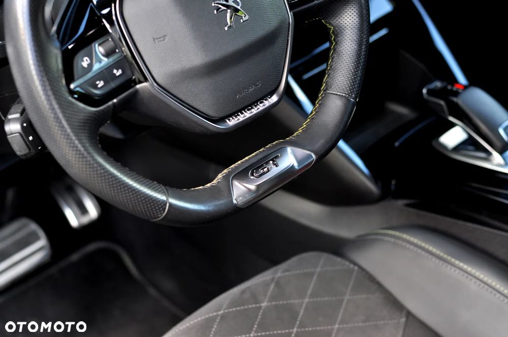 Peugeot 2008 1.2 PureTech GT S&S EAT8 - 23