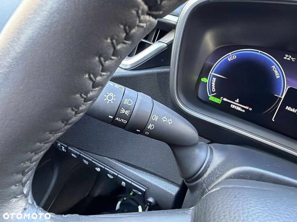 Toyota Corolla 1.8 Hybrid Style - 17