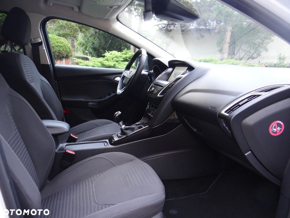 Ford Focus 1.0 EcoBoost Titanium ASS - 6