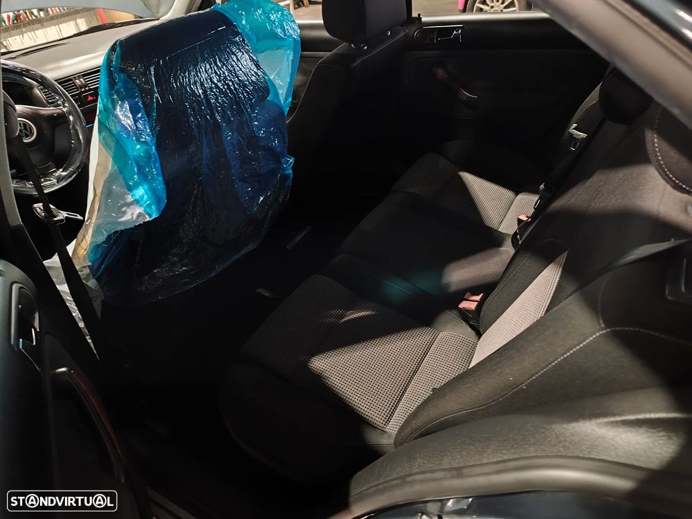 VW Bora 1.9 TDi Highline - 9