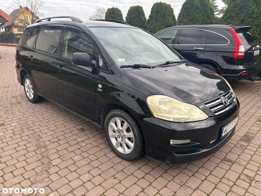 Toyota Avensis Verso 2.0 D-4D Luna - 1