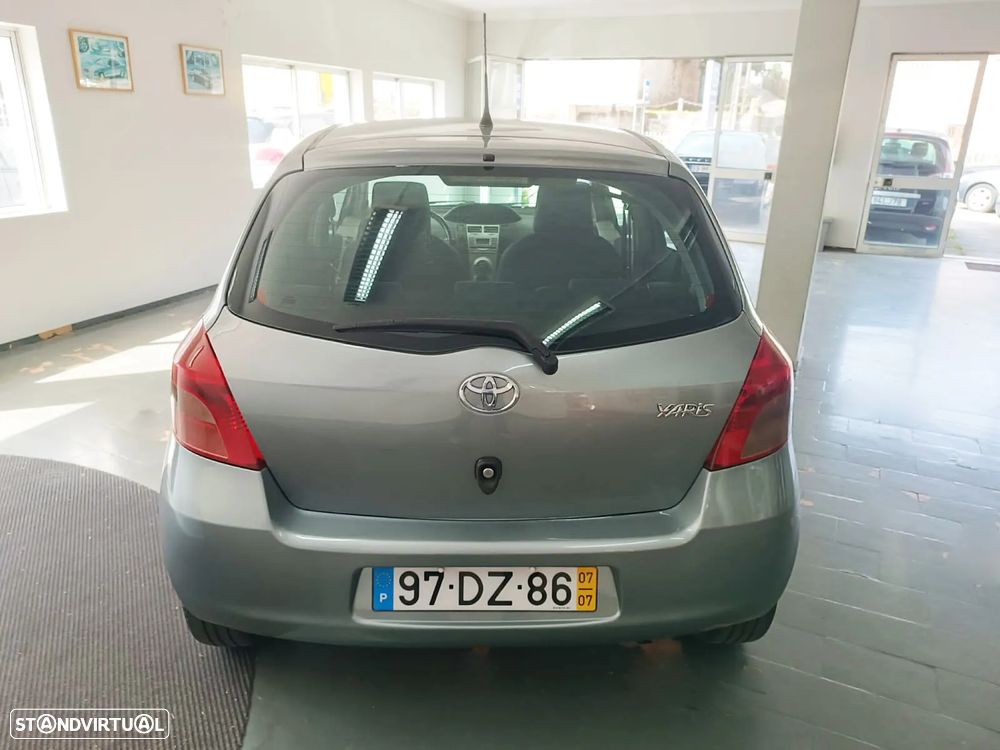 Toyota Yaris 1.0 VVT-i AC - 8