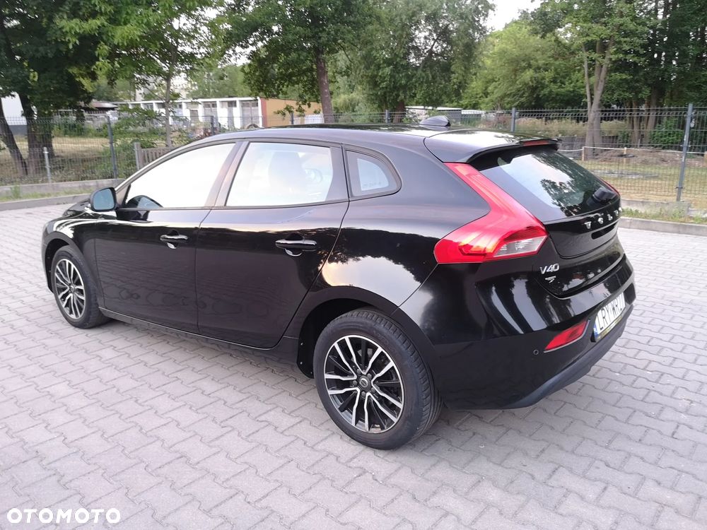 Volvo V40 D2 Momentum - 39